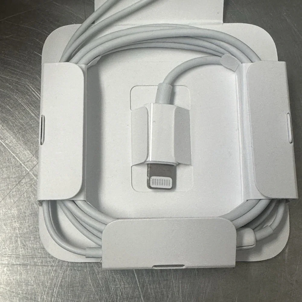 Apple‎ EarPods Earbuds White Lightning Wired Corded Headphones for iPhone
